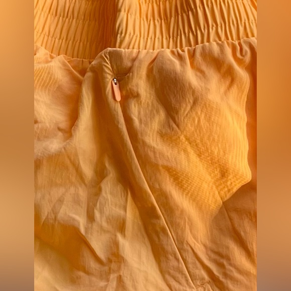All In Motion HR Crinkle Shorts Light Orange Pockets Lined L UPF 50+ Activewear - Picture 2 of 5